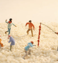 Load image into Gallery viewer, 1:64 Painted Figure Model Miniature Resin Diorama Toy Snowball Fight Firecracker