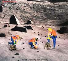 Load image into Gallery viewer, 1:64 Painted Figure Mini Model Miniature Resin Diorama Cutting Drill Repairman