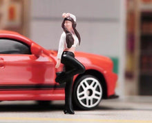 Load image into Gallery viewer, 1:64 Painted Figure Model Miniature Resin Diorama Sand Standing Posture Beauty