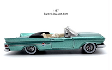 Load image into Gallery viewer, 1:87 Green 1961 Chrysler 300 Convertible Sports Model Diecast Metal Car New Collection
