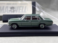 Load image into Gallery viewer, Maxwell 1:64 Green W114 200 Strich 8 Classic Sedan Model Diecast Metal Car New Collection