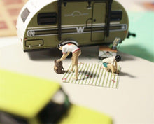 Load image into Gallery viewer, 1:64 Painted Figure Model Miniature Resin Diorama Sand Outdoor Picnic Camping