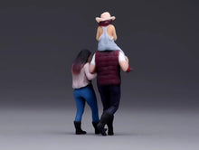 Load image into Gallery viewer, 1:64 Painted Figure Model Miniature Resin Diorama Sand Family Dad Mom Girl Set