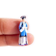 Load image into Gallery viewer, 1:64 Painted Figure Model Miniature Resin Diorama Emperor imperial Concubine Toy New