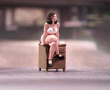 Load image into Gallery viewer, 1:64 Painted Figure Model Miniature Resin Diorama Lady Special Agent Cabinet Toy Collection