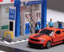 Load image into Gallery viewer, 1:64 Painted Figure Model Miniature Resin Diorama Petrol Gas Station Attendant