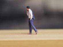 Load image into Gallery viewer, 1:24 Painted Figure Model Miniature Resin Diorama Sand Blue Suite Man Cool Guy