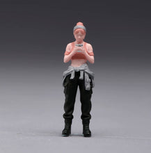 Load image into Gallery viewer, 1:64 Painted Figure Model Miniature Resin Sand Diorama Car Repair Girl Worker