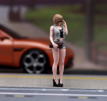 Load image into Gallery viewer, 1:64 Painted Figure Model Miniature Resin Sand Lady Beauty Suit Woman Sunglasses
