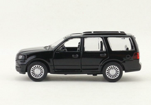 Load image into Gallery viewer, CCA 1:43 2015 Navigator SUV Sports Model Toy Diecast Metal Car BN
