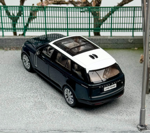 Load image into Gallery viewer, LCD 1:64 Green White Top Range Rover Luxury SUV Model Diecast Metal Car New Collection