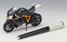 Load image into Gallery viewer, Bburago 1:18 Black 1190 RC8 R KTM Sports Model Diecast Metal Motorcycle New
