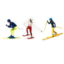 Load image into Gallery viewer, 1:64 Painted Figure Mini Model Miniature Resin Diorama Toy Sand Ski Snowboarding