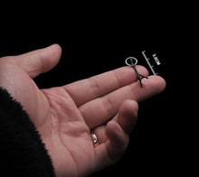 Load image into Gallery viewer, 1:64 Painted Figure Mini Model Miniature Resin Diorama Live Broadcast Girl LED