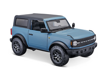 Load image into Gallery viewer, Maisto 1:24 2021 Blue FORD Bronco Badlands SUV Sports Model Diecast Metal Car BN