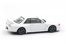 Load image into Gallery viewer, Poprace 1:64 White JDM Skyline GTR R32 Sports Model Diecast Metal Car BN