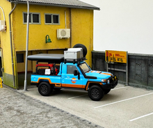 Load image into Gallery viewer, Autobots 1:64 Gulf Land Cruiser LC79 Pickup Truck Model Diecast Metal Car New