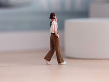 Load image into Gallery viewer, 1:64 Painted Figure Model Miniature Resin Diorama Sand Casual Trendy Girl Lady A