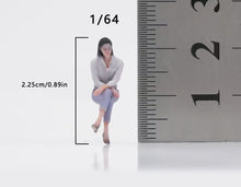 Load image into Gallery viewer, 1:64 Painted Figure Model Miniature Resin Diorama White Lady Sitting Crossed Leg