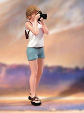 Load image into Gallery viewer, 1:64 Painted Unpainted Figure Model Miniature Resin Diorama Sand Shotting Girl New