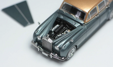 Load image into Gallery viewer, GFCC 1:64 Limited 1955 Silver Cloud I Classic Model Diecast Metal Car New Collection