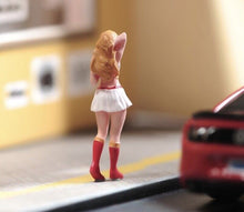 Load image into Gallery viewer, 1:64 Painted Unpainted Figure Model Miniature Resin Diorama Sand Super Girl