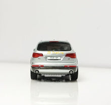 Load image into Gallery viewer, Masdi 1:64 2008 Silver Q7 FSI Quattro SUV Sports Model Diecast Metal Car New Collection