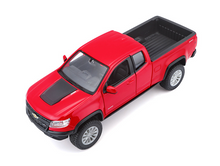 Load image into Gallery viewer, Maisto 1:27 Red 2017 Colorado ZR2 Pickup Off Road Model Toy Diecast Metal Car
