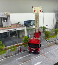 Load image into Gallery viewer, Masdi 1:64 Red Aerial Ladder Fire Engine Truck L32 Model Diecast Metal Car New Collection