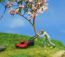 Load image into Gallery viewer, 1:64 Painted Figure Model Miniature Resin Diorama Sand Gardener Nurseryman Woman Collection