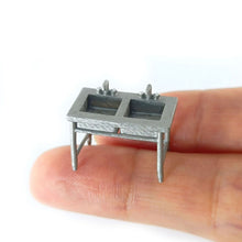 Load image into Gallery viewer, 1:64 Painted Figure Mini Model Miniature Resin Diorama Sand Toy Kitchen 4pcs Set