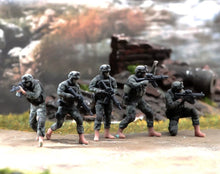 Load image into Gallery viewer, 1:64 Painted Figure Model Miniature Resin Diorama Toy Sand Commando Soldiers