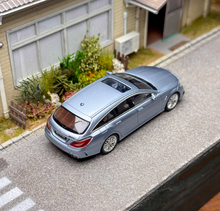 Load image into Gallery viewer, King 1:64 ice Blue CLS63 Shooting Brake Wagon Sport Model Diecast Metal Car
