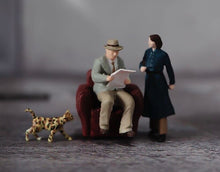 Load image into Gallery viewer, 1:64 Painted Figure Model Miniature Resin Diorama Sand Man Lady Cat Wind Coat New