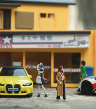 Load image into Gallery viewer, 1:64 Painted Figure Mini Model Miniature Resin Diorama Sand Wind Coat Girl Lady New Scene