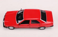 Load image into Gallery viewer, Bburago 1:24 190E 2.6 Sedan Classic Sports Model Toy Diecast Metal Car