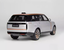 Load image into Gallery viewer, LCD 1:18 Silver 2022 Range Rover SV SUV Sports Model Diecast Metal Car New Collection