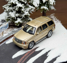 Load image into Gallery viewer, Masdi 1:64 Gold 2005 Escalade Full Size SUV Sport Model Diecast Metal Car New Collection
