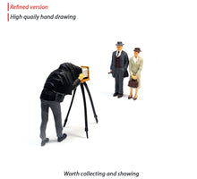 Load image into Gallery viewer, 1:64 Painted Figure Mini Model Miniature Resin Diorama Nostalgic Photo Studio