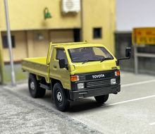 Load image into Gallery viewer, Master 1:64 Dyna Pickup Truck Model Diecast Metal Car Box