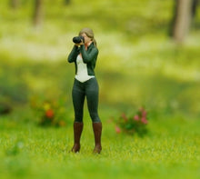 Load image into Gallery viewer, 1:64 Painted Figure Model Miniature Resin Diorama Backpaker Photographer Camera Collection