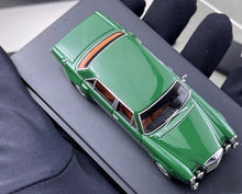Load image into Gallery viewer, BSC 1:64 Green 300SEL W109 AMG 6.8 Sedan Classic Model Diecast Metal Car New Collection