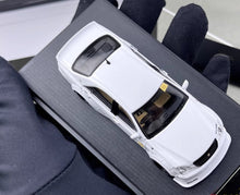 Load image into Gallery viewer, Star 1:64 White Crown S180 Athlete LB VIP Sedan Model Diecast Metal Car New Collection