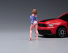 Load image into Gallery viewer, 1:64 Painted Figure Model Miniature Resin Diorama Toy Sand Pretty Lady Beauty