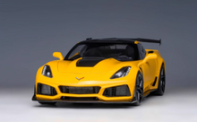 Load image into Gallery viewer, AUTOart 1:18 Yellow CORVETTE C7 ZR1 Racing Sports Model Diecast Metal Car