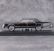 Load image into Gallery viewer, Sunstar 1:64 Black 1979 Lincoln Continental Town Model Diecast Metal Car New Collection