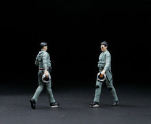 Load image into Gallery viewer, 1:64 Painted Figure Mini Model Miniature Resin Diorama Pilot Captain Army Man New Scene