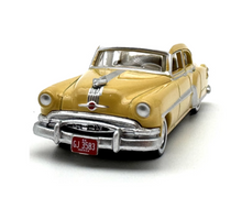 Load image into Gallery viewer, 1:87 Yellow 1954 Pontiac Chief Sedan Classic Sport Model Diecast Metal Car New Collection