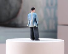 Load image into Gallery viewer, 1:64 Painted Figure Model Miniature Resin Diorama Sand Casual Man Wide-leg Pants