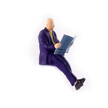 Load image into Gallery viewer, 1:64 Painted Figure Mini Model Miniature Resin Diorama Sand Reader Reading Man New Scene